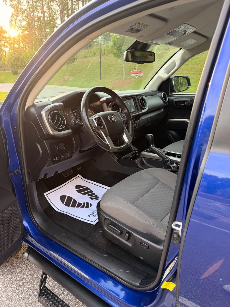 2022 Toyota Tacoma SR5 - Photo 9