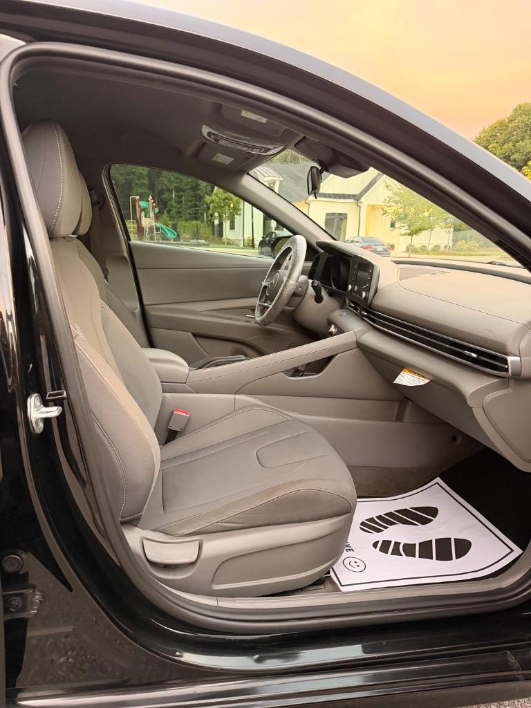 2023 Hyundai Elantra SEL - Photo 13
