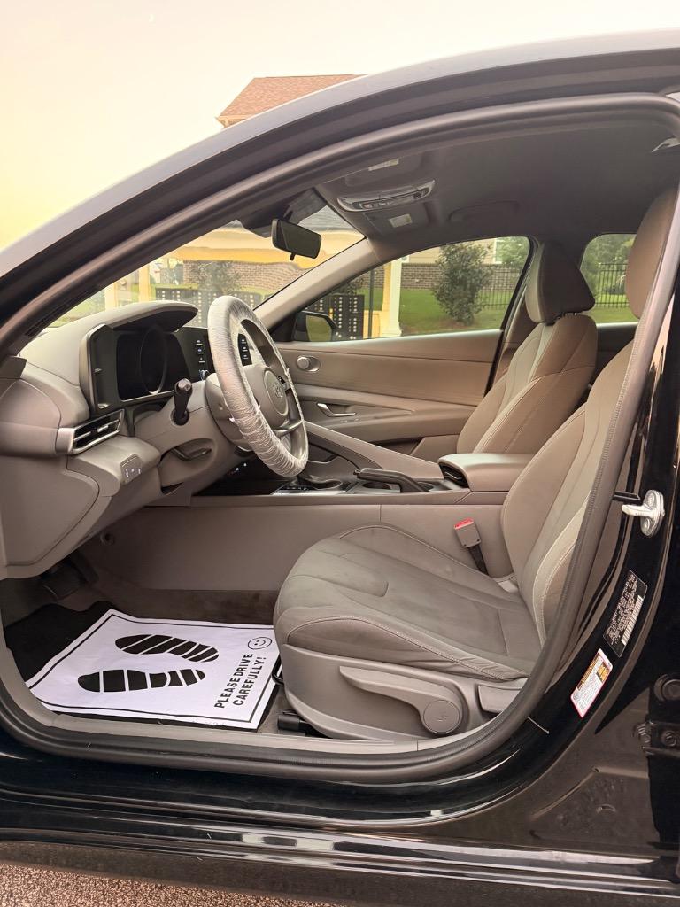 2023 Hyundai Elantra SEL - Photo 9