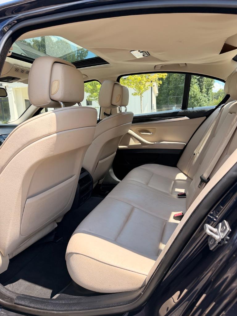 2012 BMW 5 Series 528i - Photo 9