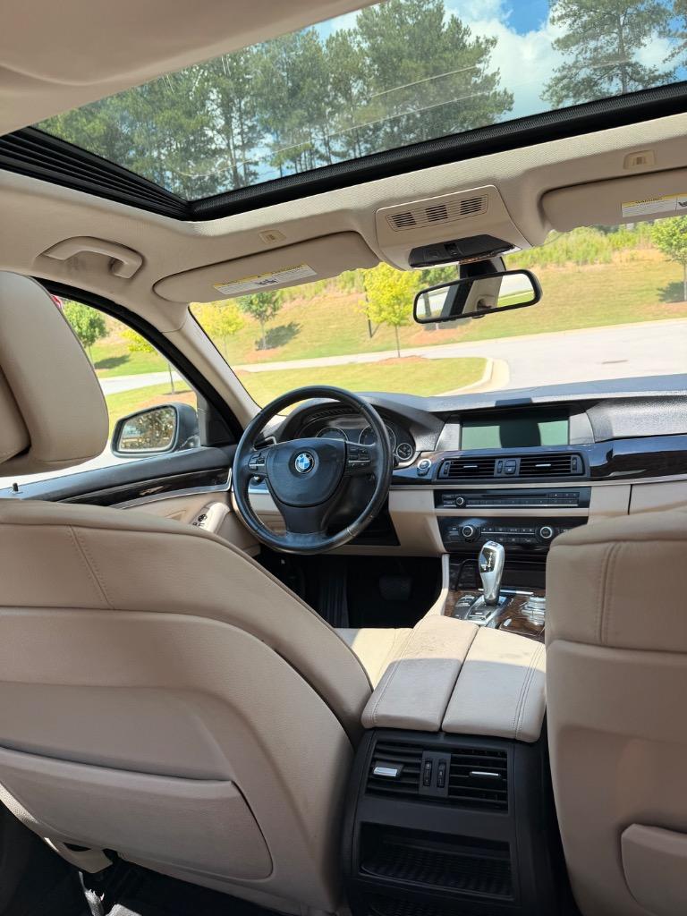2012 BMW 5 Series 528i - Photo 12