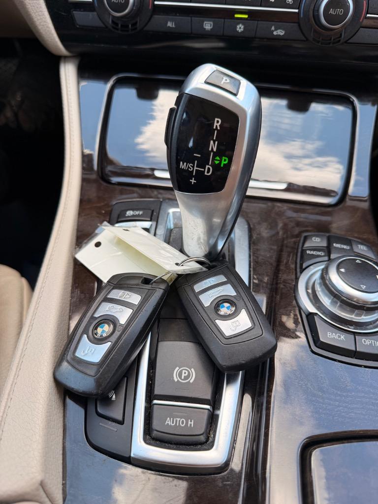 2012 BMW 5 Series 528i - Photo 13