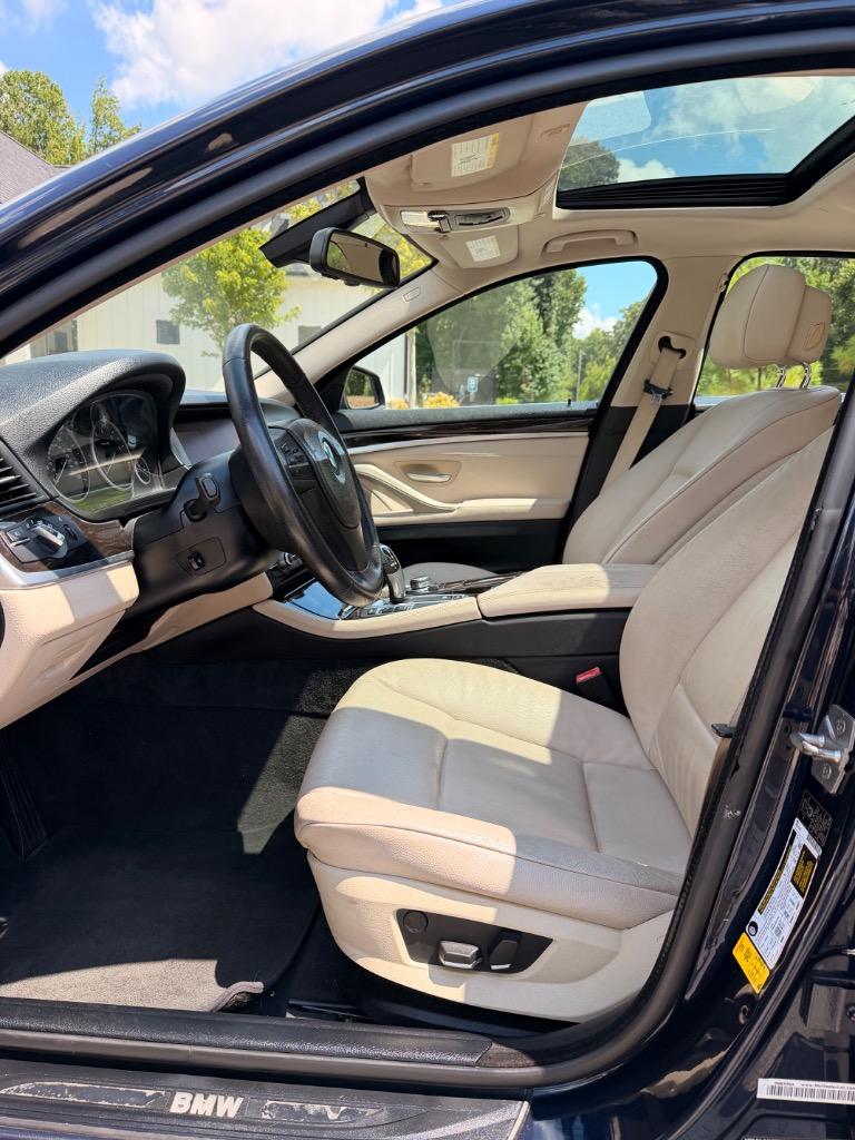 2012 BMW 5 Series 528i - Photo 8