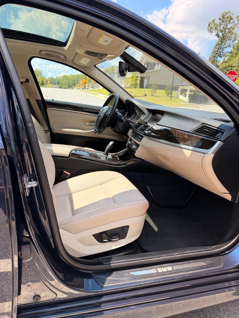 2012 BMW 5 Series 528i - Photo 11
