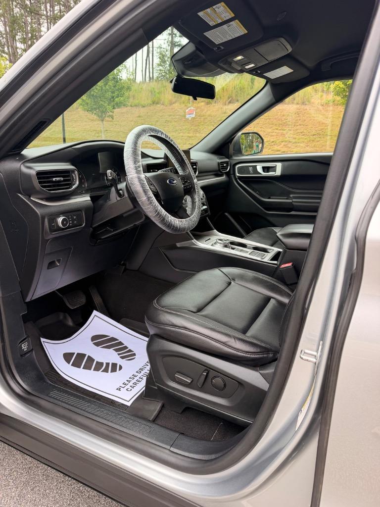 2020 Ford Explorer XLT - Photo 9